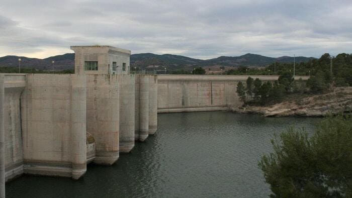 Pesca en el Embalse de Puentes de Gállego