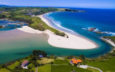 Pesca en Playa de Oyambre